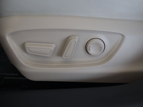 Used 2023 Toyota Camry XLE w/ Navigation Package image 13