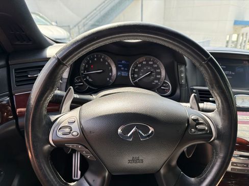 Used 2017 INFINITI Q70 3.7 w/ Sport Package RWD image 25