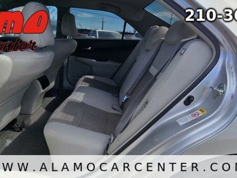 Used 2013 Toyota Camry LE image 28