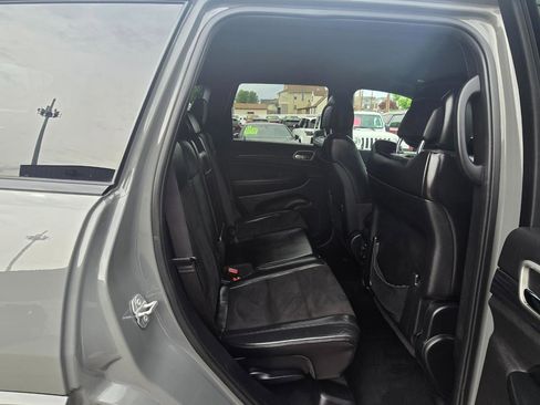Used 2019 Jeep Grand Cherokee Altitude AWD/4WD image 15