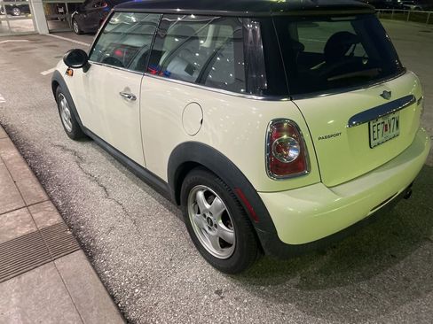 Used 2011 MINI Cooper Hardtop image 3
