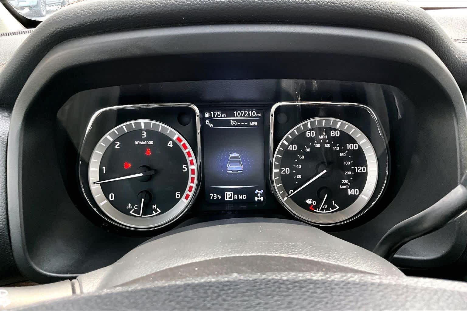 Used 2017 Nissan Titan SL AWD/4WD image 26