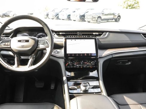 New 2025 Jeep Grand Cherokee L Limited image 15