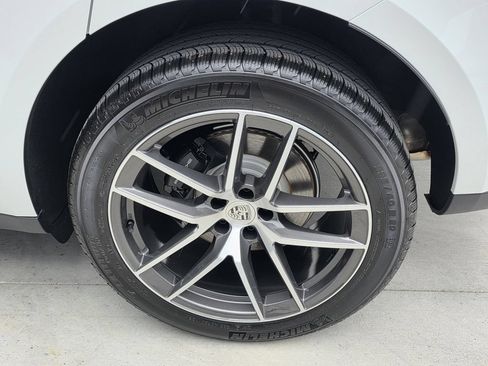 New 2026 Porsche Macan AWD/4WD image 29