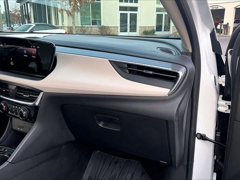 Used 2025 Buick Encore GX Sport Touring w/ Advanced Technology Package image 17