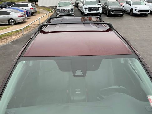 Used 2019 Toyota Highlander Plus w/ Carpet Mat Package (TMS) FWD image 12