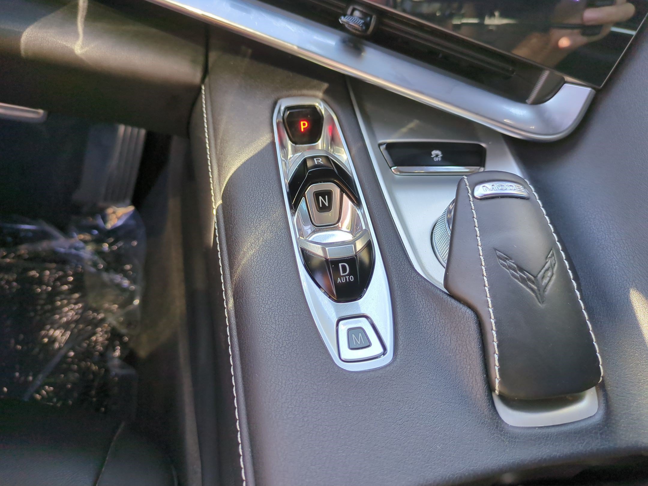 Used 2024 Chevrolet Corvette Stingray Coupe w/ 1LT RWD image 26