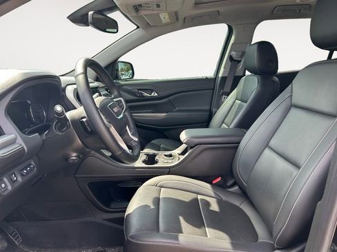 Used 2023 GMC Acadia SLT w/ Elevation Edition image 9