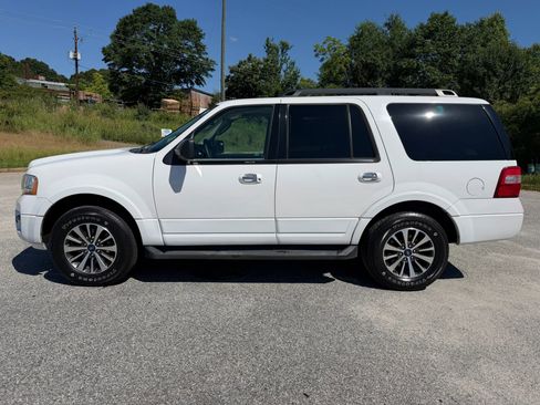 Used 2016 Ford Expedition XLT RWD image 2