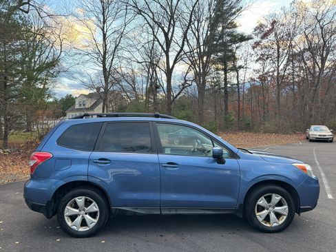 Used 2015 Subaru Forester 2.5i Premium w/ All-Weather Package image 4