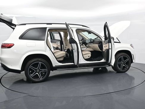 Used 2022 Mercedes-Benz GLS 450 4MATIC image 21