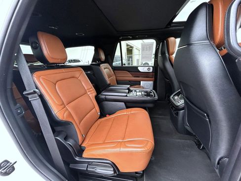 Used 2020 Lincoln Navigator Reserve w/ Equipment Group 208A Reserve AWD/4WD image 19