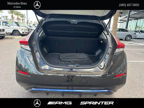 Used 2019 Nissan Leaf SV w/ SV Technology Package FWD image 5