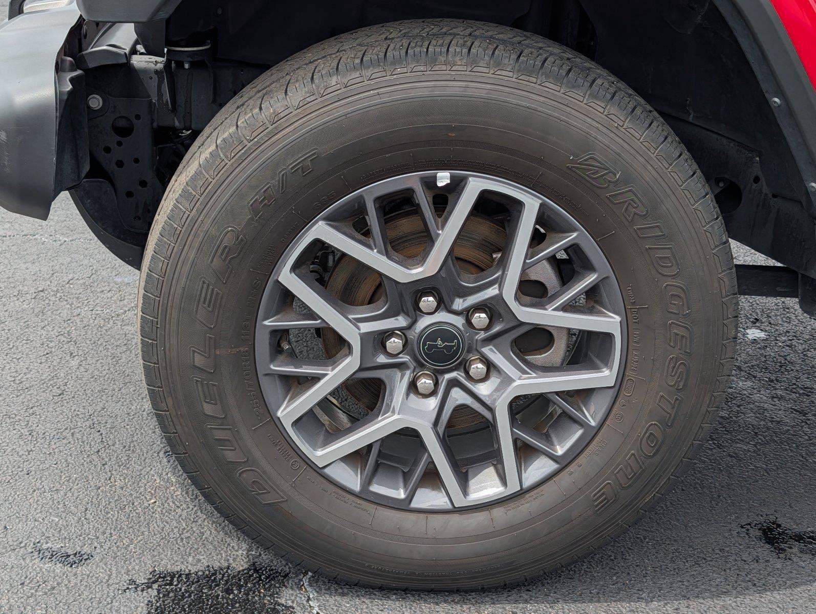 Used 2025 Jeep Wrangler Unlimited Sahara AWD/4WD image 9