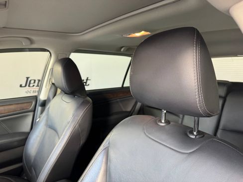 Used 2018 Subaru Outback 2.5i Limited AWD/4WD image 10