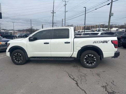 Used 2020 Nissan Titan PRO-4X w/ Pro-4x Convenience Package image 10