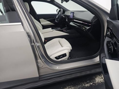 Used 2026 BMW 530i RWD image 8