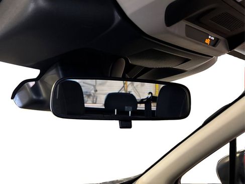 Used 2024 Subaru Crosstrek 2.0i Premium image 25