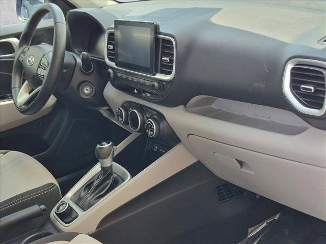 Used 2023 Hyundai Venue SEL FWD image 19