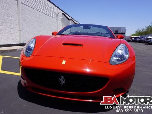 Used 2014 Ferrari California RWD image 68