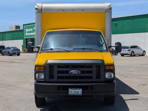 Used 2016 Ford E-350 and Econoline 350 Super Duty RWD image 2