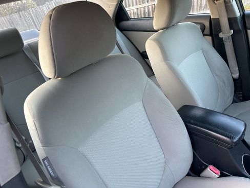 Used 2012 Kia Forte EX image 19