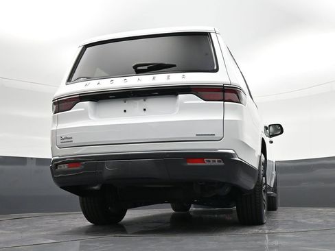 Used 2022 Jeep Wagoneer Series III image 27