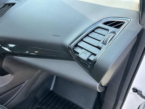 Certified 2019 Ford Escape Titanium AWD/4WD image 27