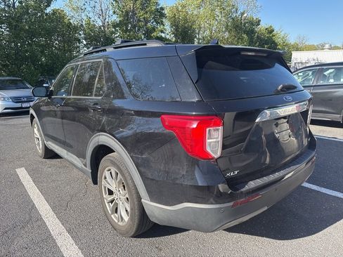 Used 2020 Ford Explorer XLT w/ Equipment Group 202A image 3