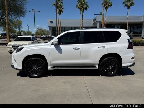 Used 2023 Lexus GX 460 Premium w/ Accessory Package image 3