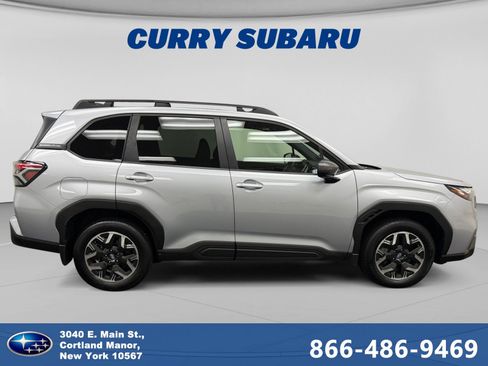 Used 2025 Subaru Forester Premium AWD/4WD image 6