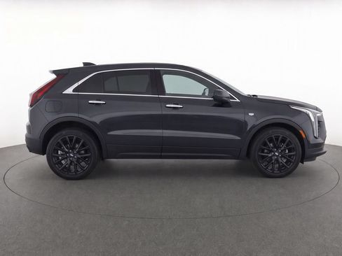 Used 2023 Cadillac XT4 Luxury w/ Cold Weather Package FWD image 8