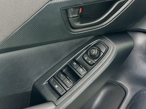 Used 2024 Subaru Crosstrek 2.0i Premium image 15