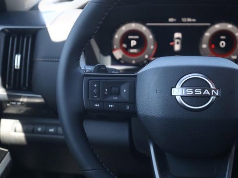 New 2026 Nissan Pathfinder SL image 10