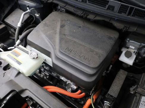 Used 2024 Nissan Leaf S image 8