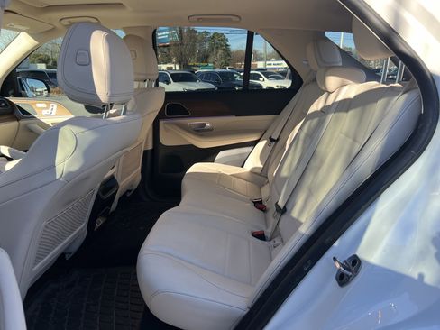 Used 2025 Mercedes-Benz GLE 350 4MATIC image 32