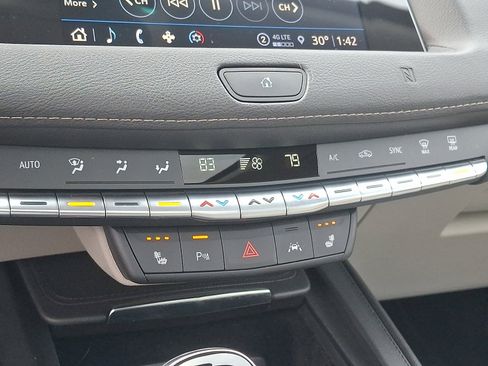 Used 2021 Cadillac XT4 Luxury w/ Cold Weather Package image 23