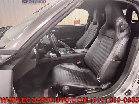 Used 2017 FIAT 124 Spider Abarth RWD image 10
