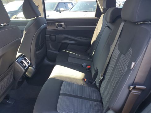 New 2026 Kia Sorento LX image 9