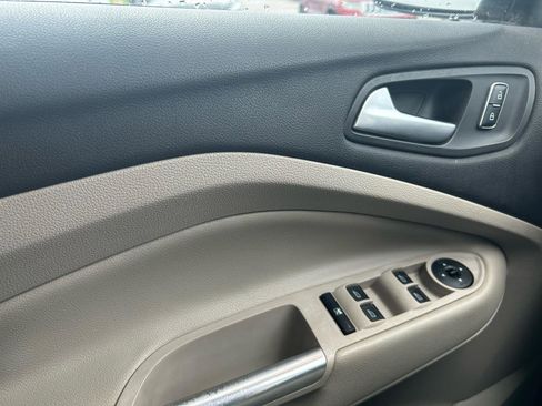 Used 2014 Ford Escape SE image 29