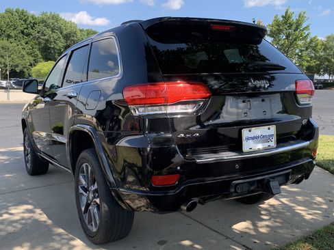 Used 2017 Jeep Grand Cherokee Overland w/ Jeep Active Safety Group AWD/4WD image 8