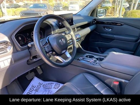 Used 2024 Honda Pilot Touring image 11