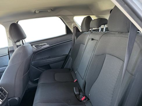 Used 2023 Kia Sportage LX AWD/4WD image 11