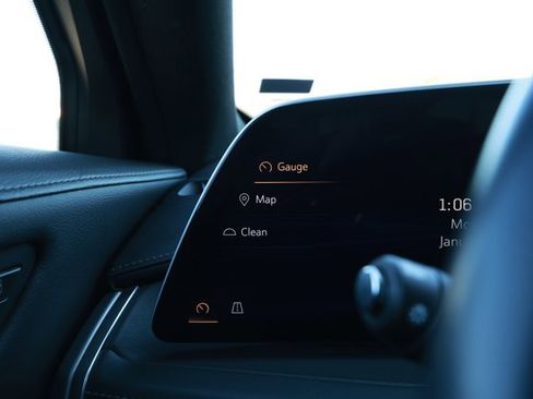 Used 2024 Cadillac XT4 Premium Luxury image 15