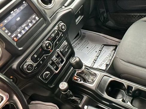 Used 2021 Jeep Wrangler Unlimited Sahara image 28