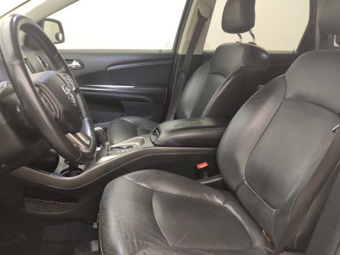 Used 2018 Dodge Journey Crossroad w/ Nav & Sun Group FWD image 17
