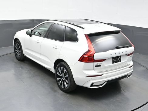 Used 2024 Volvo XC60 B5 Core w/ Protection Package Premier AWD/4WD image 31