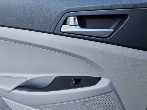 Used 2021 Hyundai Tucson SE image 28