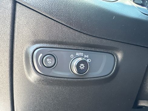 Used 2022 Chevrolet Equinox LT FWD image 15