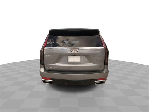 Used 2023 Cadillac Escalade ESV Luxury image 12